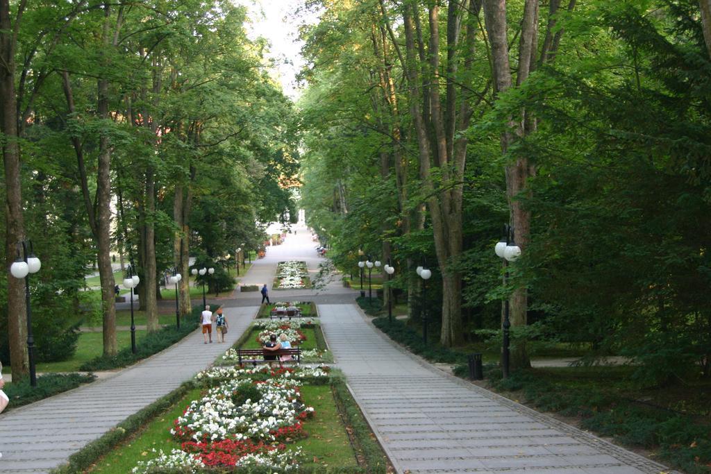 Apartament Z Ogrodem Polanica-Zdrój Buitenkant foto